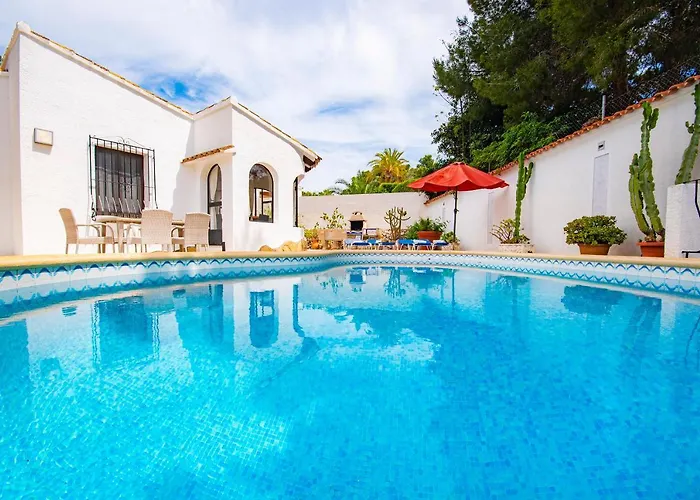Villa Yvonne - Chill Out, Free Wifi, Close To Facilities