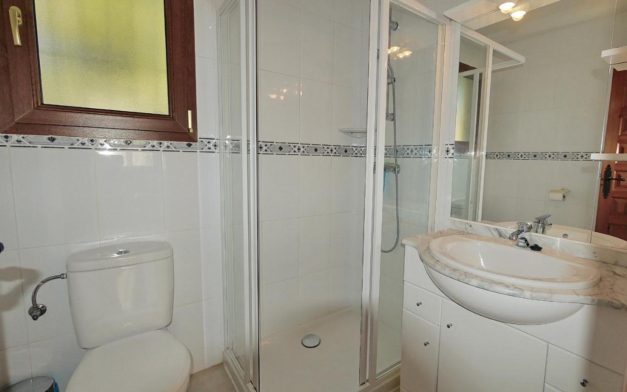 Yvonne - Chill Out, Free Wifi, Close To Facilities Villa