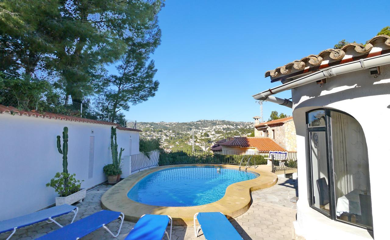 Yvonne - Chill Out, Free Wifi, Close To Facilities Villa *