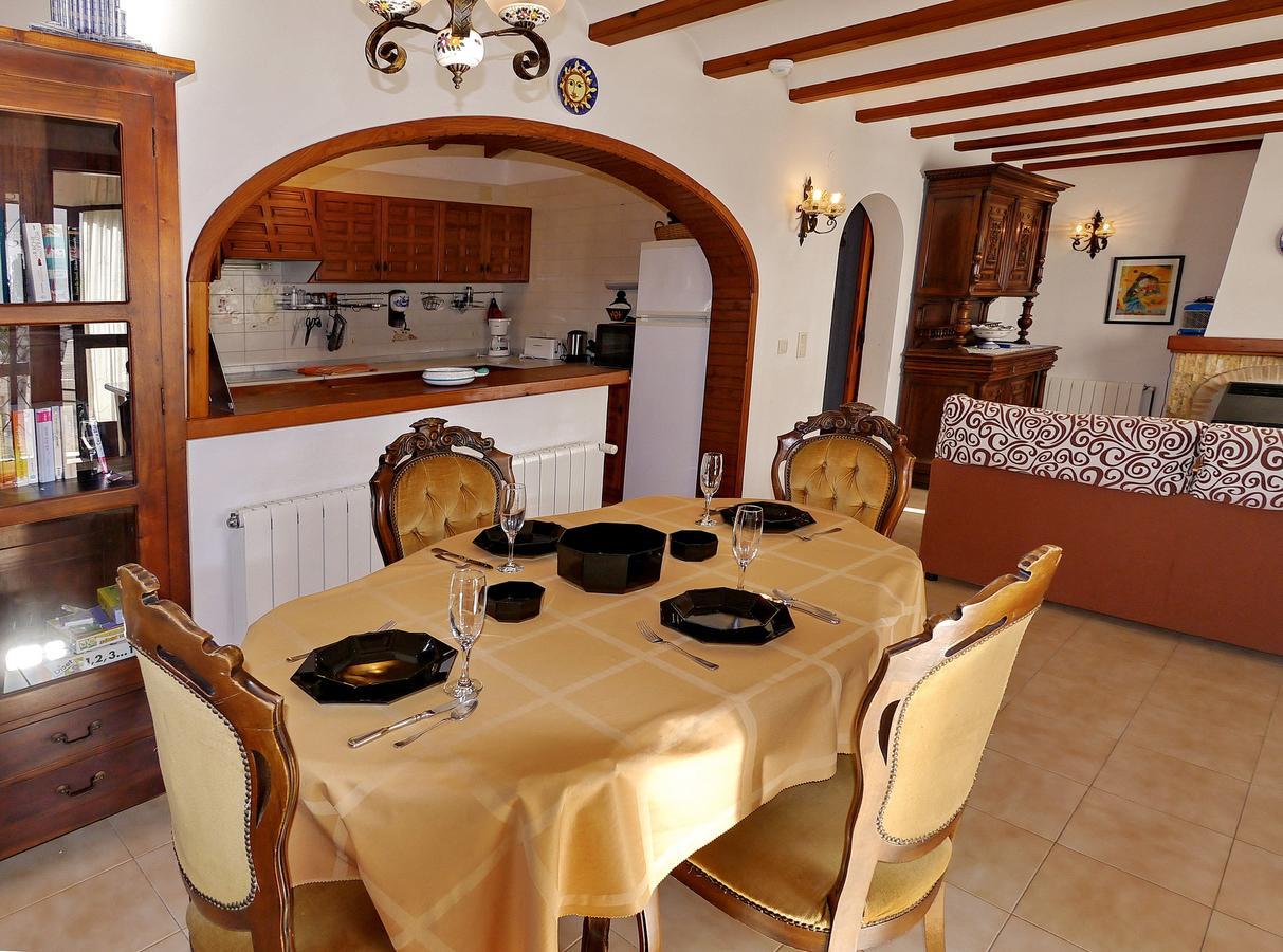 Yvonne - Chill Out, Free Wifi, Close To Facilities